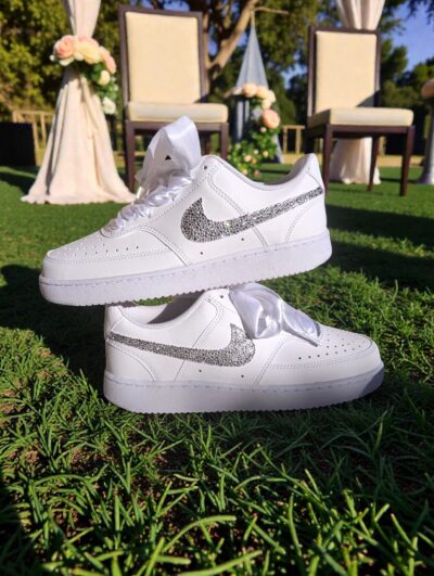 Νυφικά Sneakers με strass